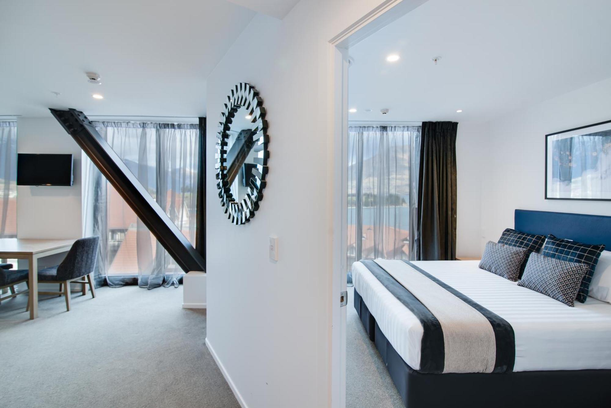 Ramada By Wyndham Queenstown Central エクステリア 写真